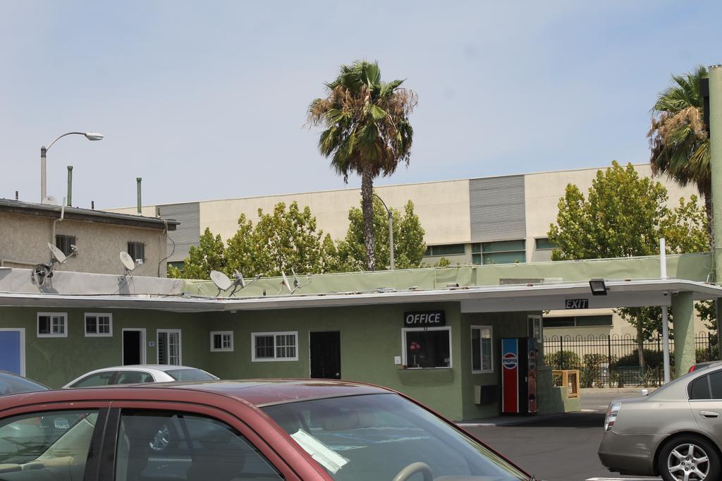 Town House Motel Lynwood Exteriér fotografie