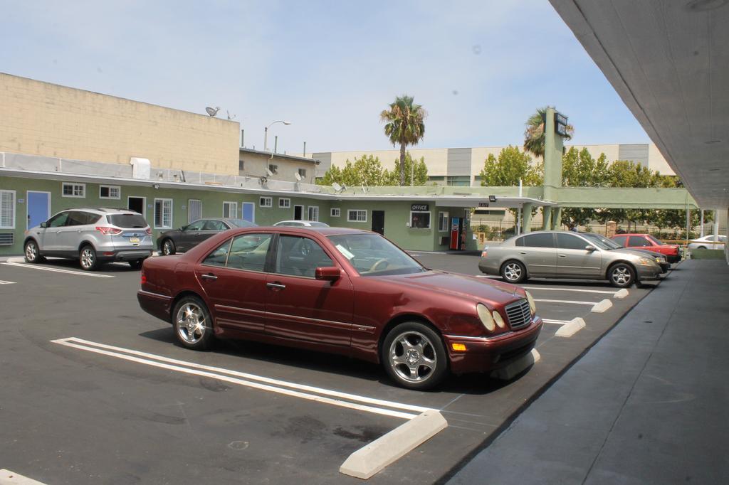 Town House Motel Lynwood Exteriér fotografie